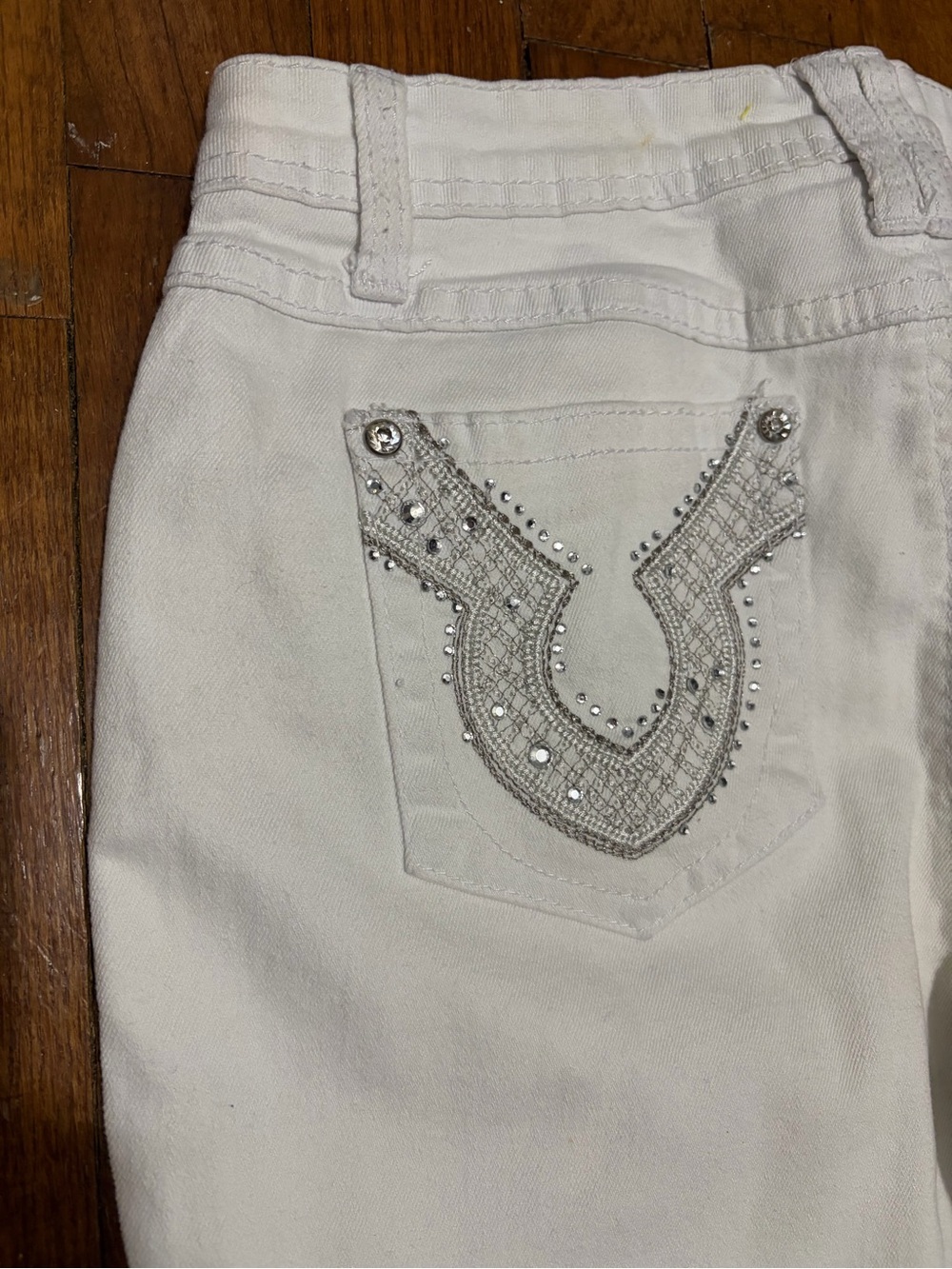 Earl Jeans White cropped Jeans Embellished Back Pockets 6 western cowgirl